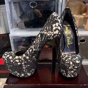 London Trash Anthem Black and Cream Lace Heels 7 But Like an 8
